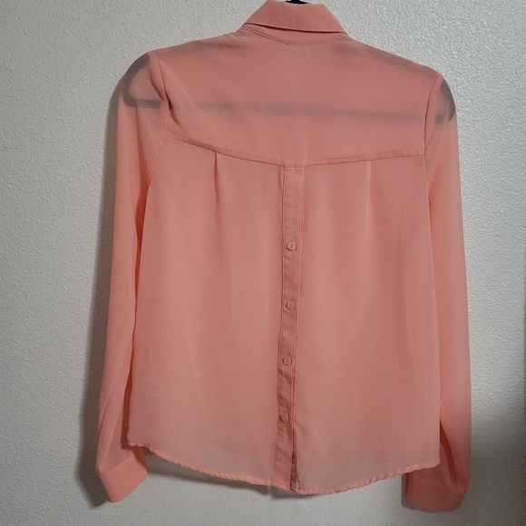 Sugar Rain top with roll up sleeves button details in back size small peach - Picture 5 of 7